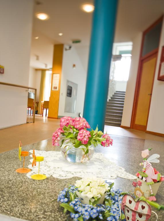 Haus Mobene - Hotel Garni Грац Екстер'єр фото