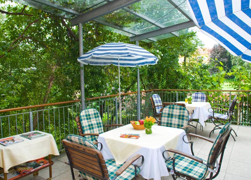Haus Mobene - Hotel Garni Грац Екстер'єр фото