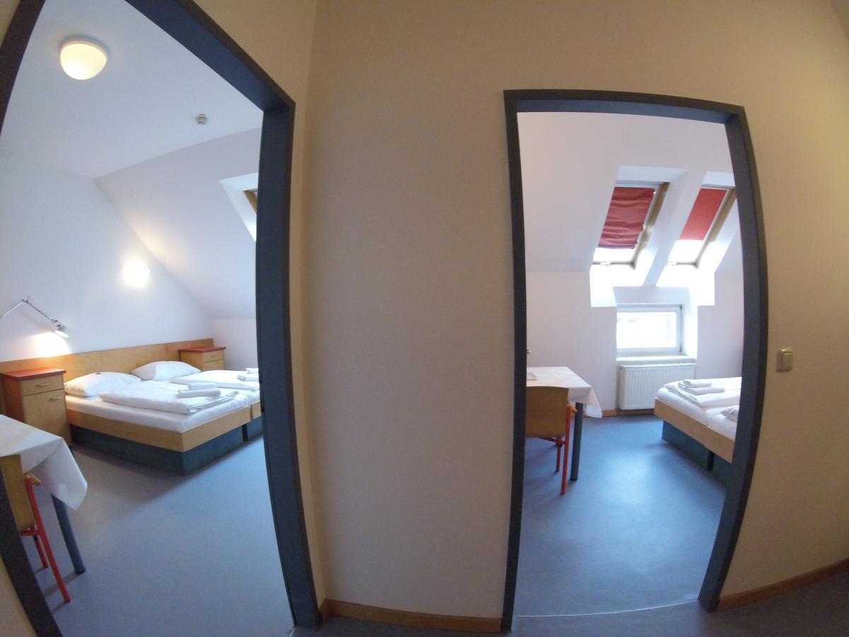 Haus Mobene - Hotel Garni Грац Екстер'єр фото