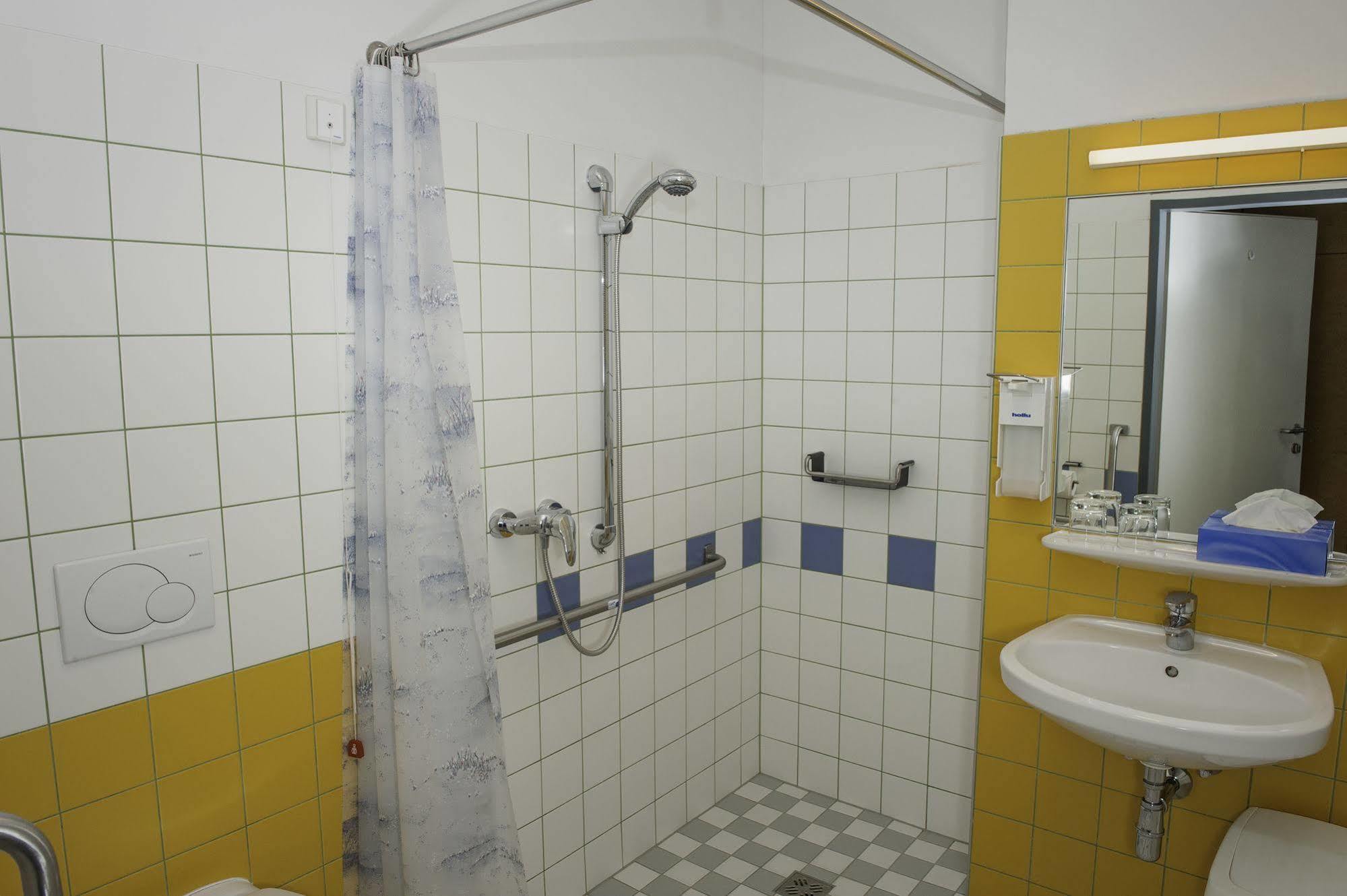 Haus Mobene - Hotel Garni Грац Екстер'єр фото